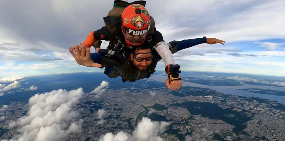 O que é o Salto Duplo de Paraquedas (Tandem)?